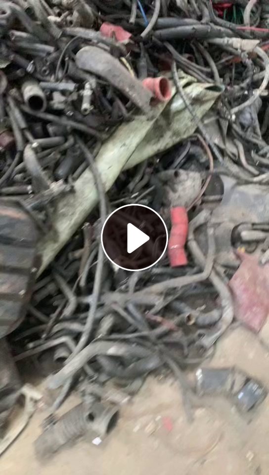 长期出售拆车厂下来的橡胶杂料，95%以上橡胶