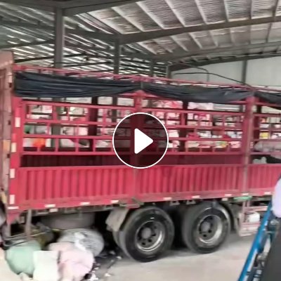 长期出售旧衣服分拣货，旧衣服白料现货有几十吨，毛绒睡衣有6.8米一车