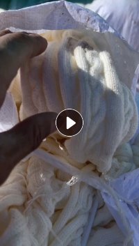 长期出售米色的毛衣片，毛衣下脚料，可以开花做无纺布用，月供9.6米一车