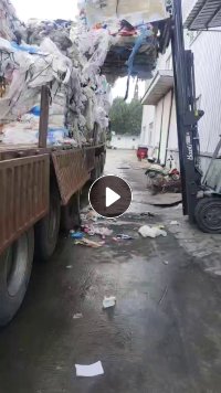 出售三级杂膜料，主要是PE的，有掺杂一点PP，长期有货