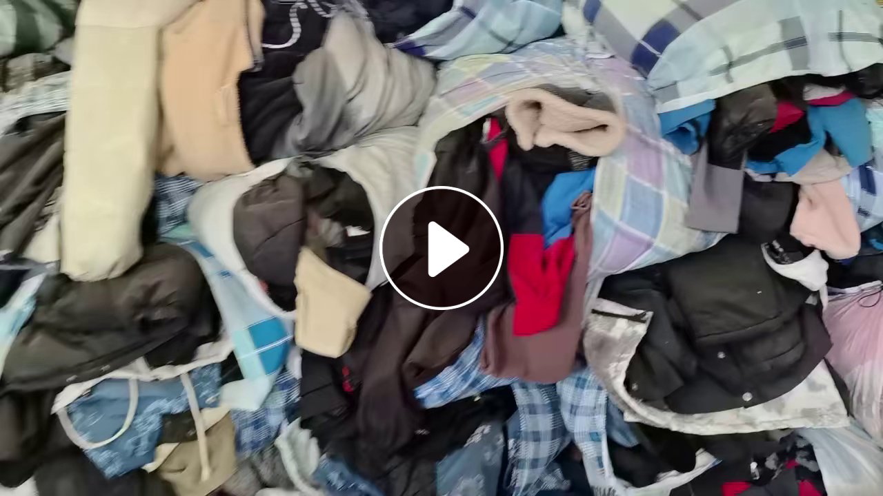 出售工地大件棉袄外套，现货2000多件，在山东烟台，诚信经营，欢迎来电！