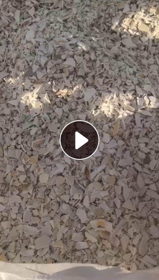 常年大量出售PVC塑料管破碎料，小管占3成，月供200吨