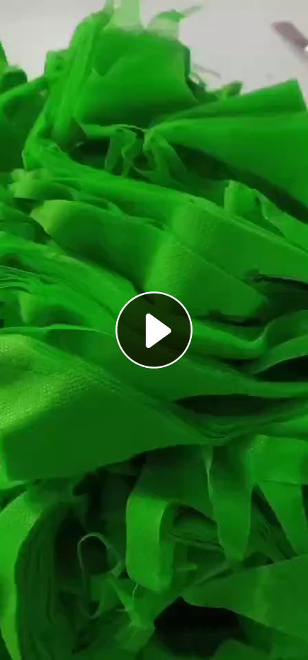 厂家长期出售亮绿色PP无纺布，丙纶无纺布，含填充，月供一车9米6，有压包，货在河南濮阳