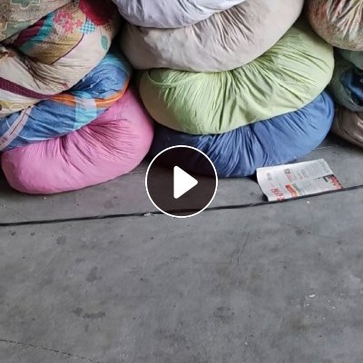长期出售旧衣服分拣货，旧衣服大白，黑料，黑料现货8吨左右