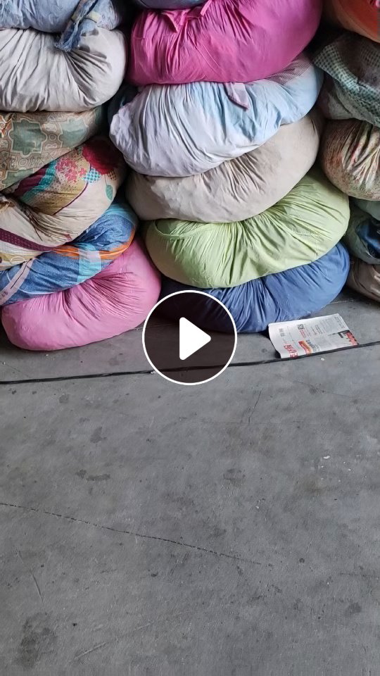 长期出售旧衣服分拣货，旧衣服大白，黑料，黑料现货8吨左右
