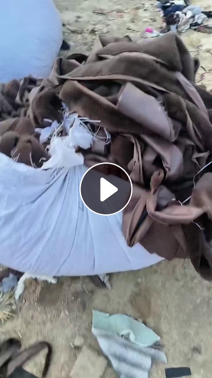 长期出售涤纶废布氨纶废布，服装厂下来的人造毛，颜色没分，统货出，每个月1200吨左右，货在河北衡水