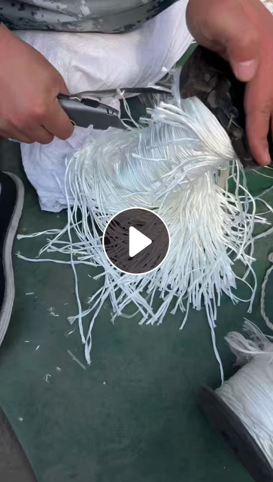 长期出售割下来的涤纶工业丝，涤纶废丝，涤纶丝，现货6吨