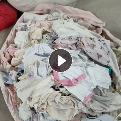 出售旧衣服统白，白料，开花料，现货有两车9米6，货在江西宜春