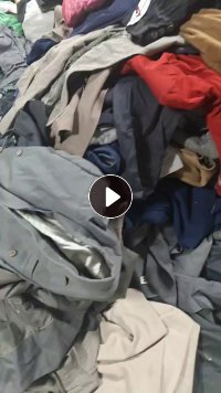 出售羊毛西装，羊毛大衣，都是次品尾货，工厂淘汰下来的次品，库存服装