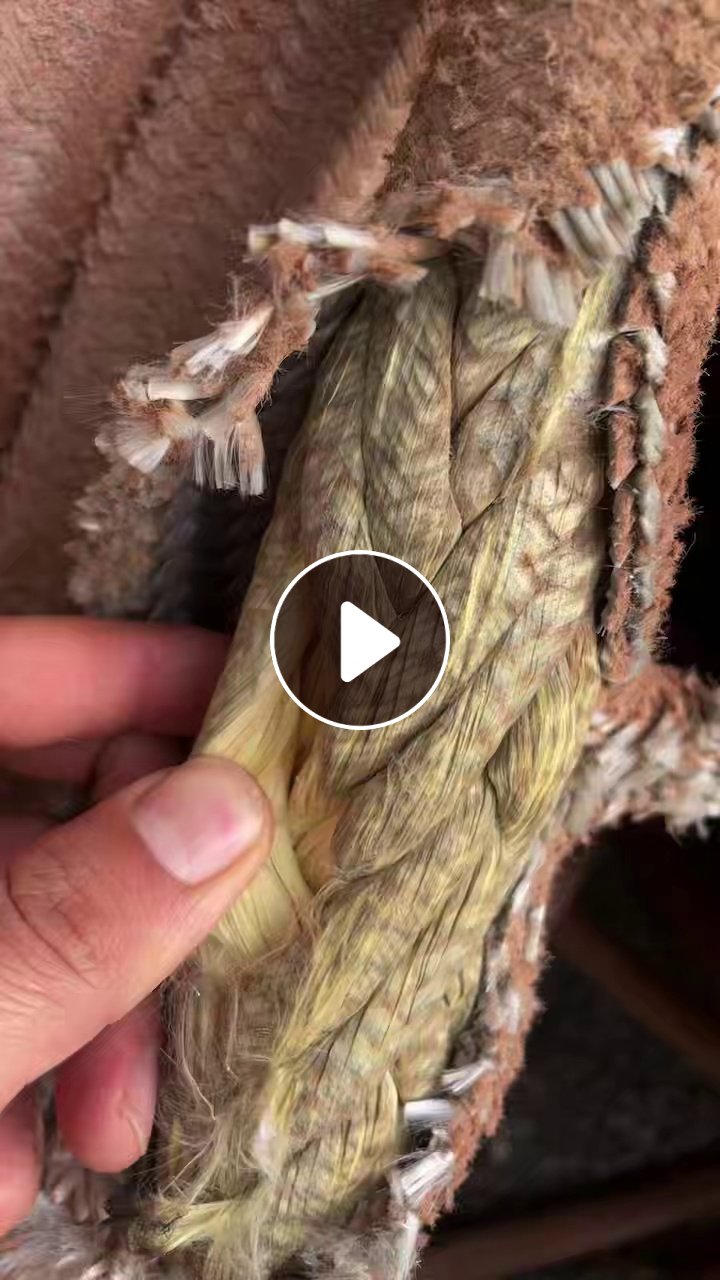 出售芳纶绳子，里面芯是芳纶，不带胶，带皮的话现货有4吨，皮跟芳纶比例是2：8，货在山东日照