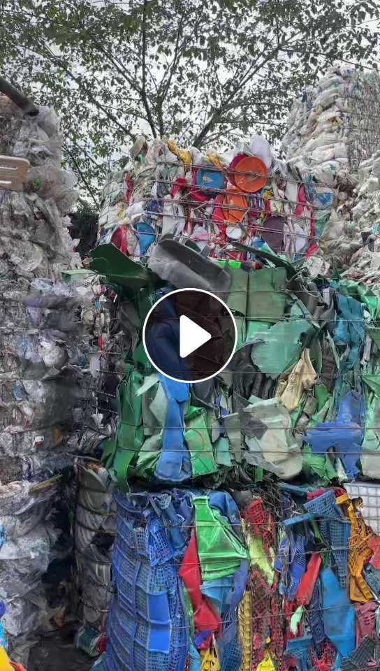 出售涂料桶压块，现货9.6一车