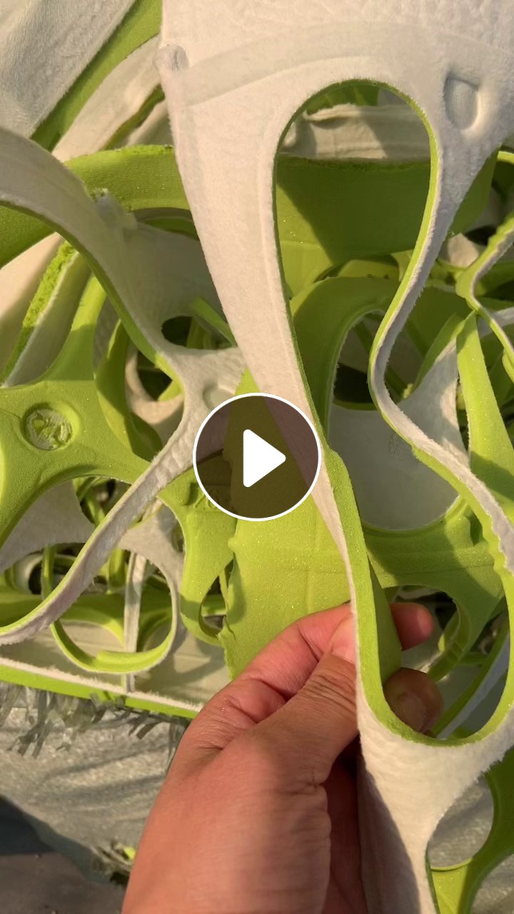 长期出售鞋垫厂下来的海绵边角料，发泡海绵，都是有带布料的，没有压包，现货有6-7吨