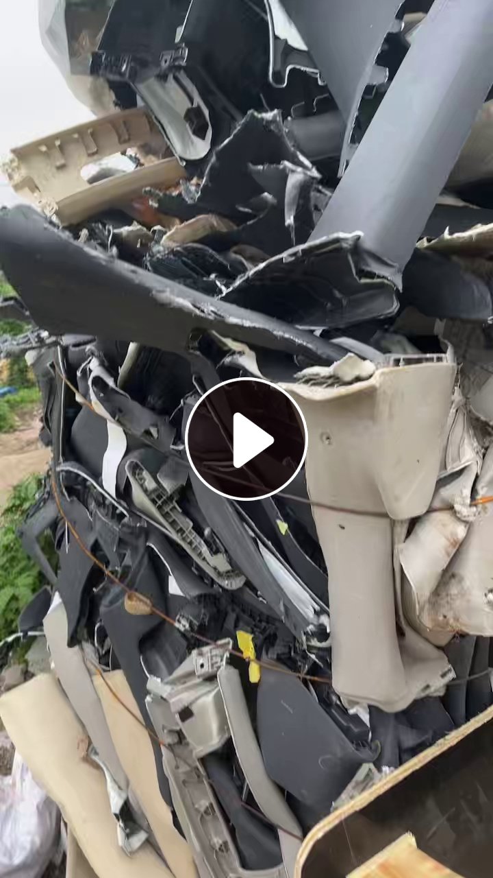 出售汽车仪表盘毛料，有带PVC革，一起打包的，月供30吨