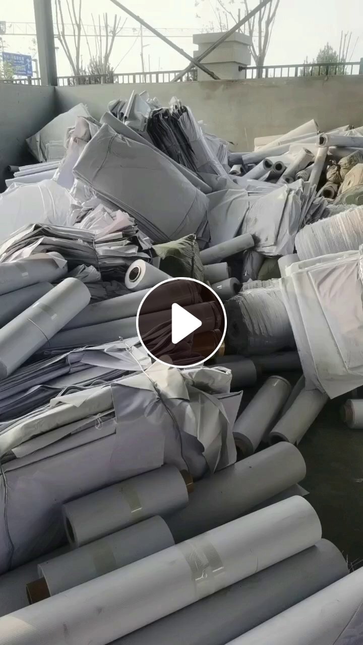 出售PVC广告布，卷的跟压块料都有，现货400吨