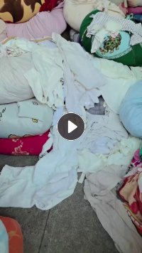 出售旧衣服大白，白料，开花料，现货有四五十吨，厂在湖北咸宁
