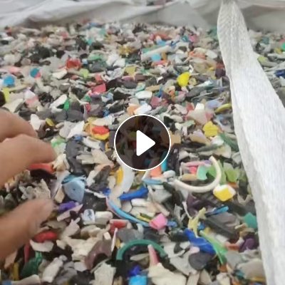 出售铁厂废塑料，漂沉打一起的，月供300吨