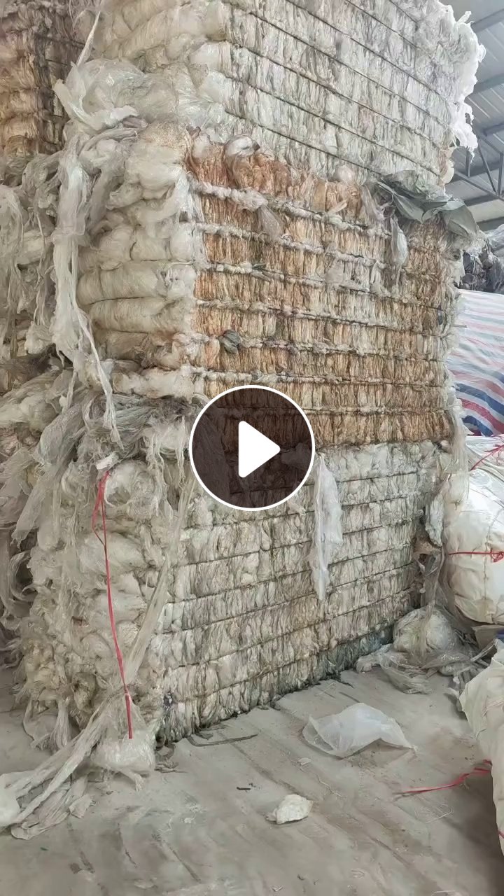 大量出售水洗缠绕膜废料，现货30吨