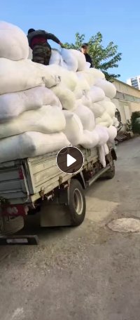 长期出售白色涤纶开花料，涤纶废布，带浆的，月供30吨