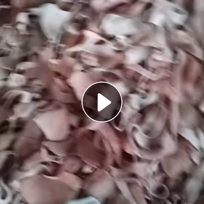 长期出售牛皮边角料，做凉席下来的，100%纯牛皮，头层牛皮，现货20吨，货在重庆