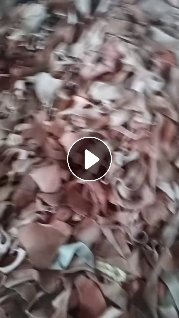 长期出售牛皮边角料，做凉席下来的，100%纯牛皮，头层牛皮，现货20吨，货在重庆