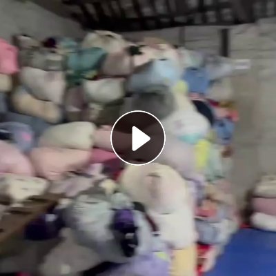 长期出售旧衣服黑料，下脚料，燃烧料，月供两车6米8，货在湖南怀化