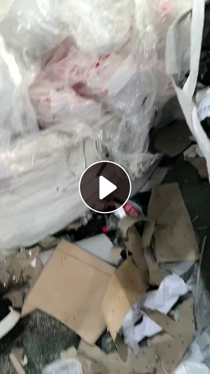 出售干造高压膜废料，缠绕膜占8，平板膜占2，现货十几吨