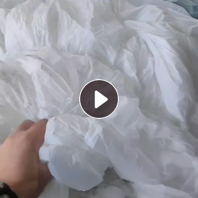 出售PU膜边角料，不带胶，是自己厂生产PU膜下来的边角料，月供2吨