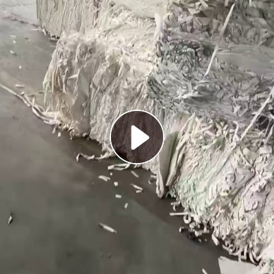 出售PVC壁纸边角料，底层是纸，上面是PVC，现货20多吨