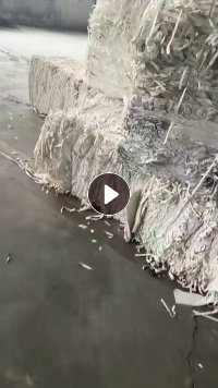 出售PVC壁纸边角料，底层是纸，上面是PVC，现货20多吨