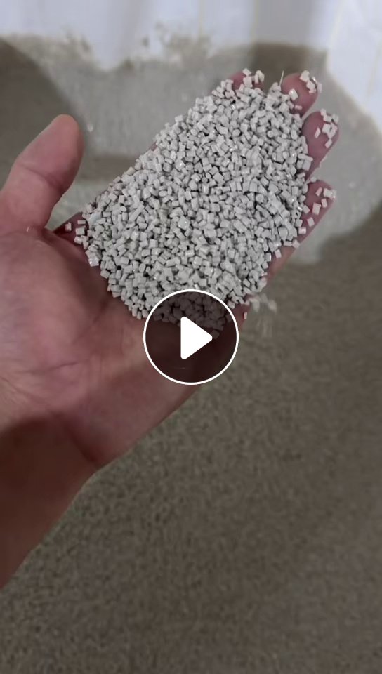 出售涤纶切片，有黑色跟白色，白色多一点，货在江苏苏州