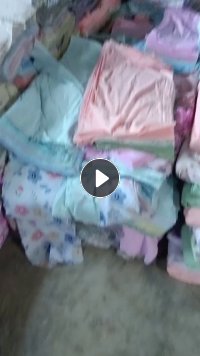 厂家长期出售涤纶废布化纤废布，做床单加工下来的废布大块布，可以做枕套小孩被套门帘，现货十几吨