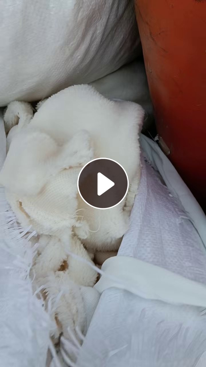 长期出售涤纶废布，涤纶拉丝布，有白色杂色，可以做切片造粒用，现货10吨左右，货在浙江湖州