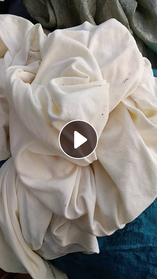 长期出售牛奶丝，涤纶废布，可以做擦机布，现在有6吨左右，货在浙江湖州