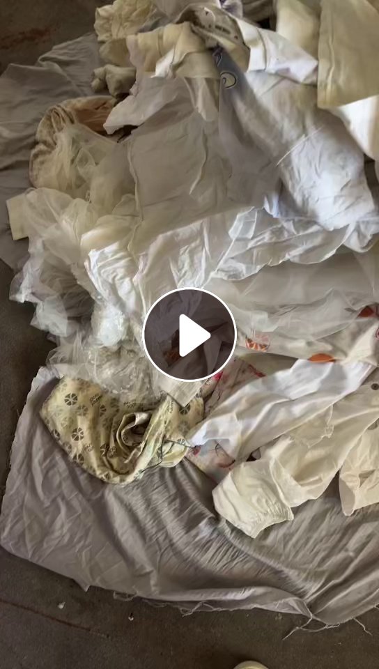 长期出售旧衣服统白，白料，开花料，现货有6.8米一车，货在江西宜春