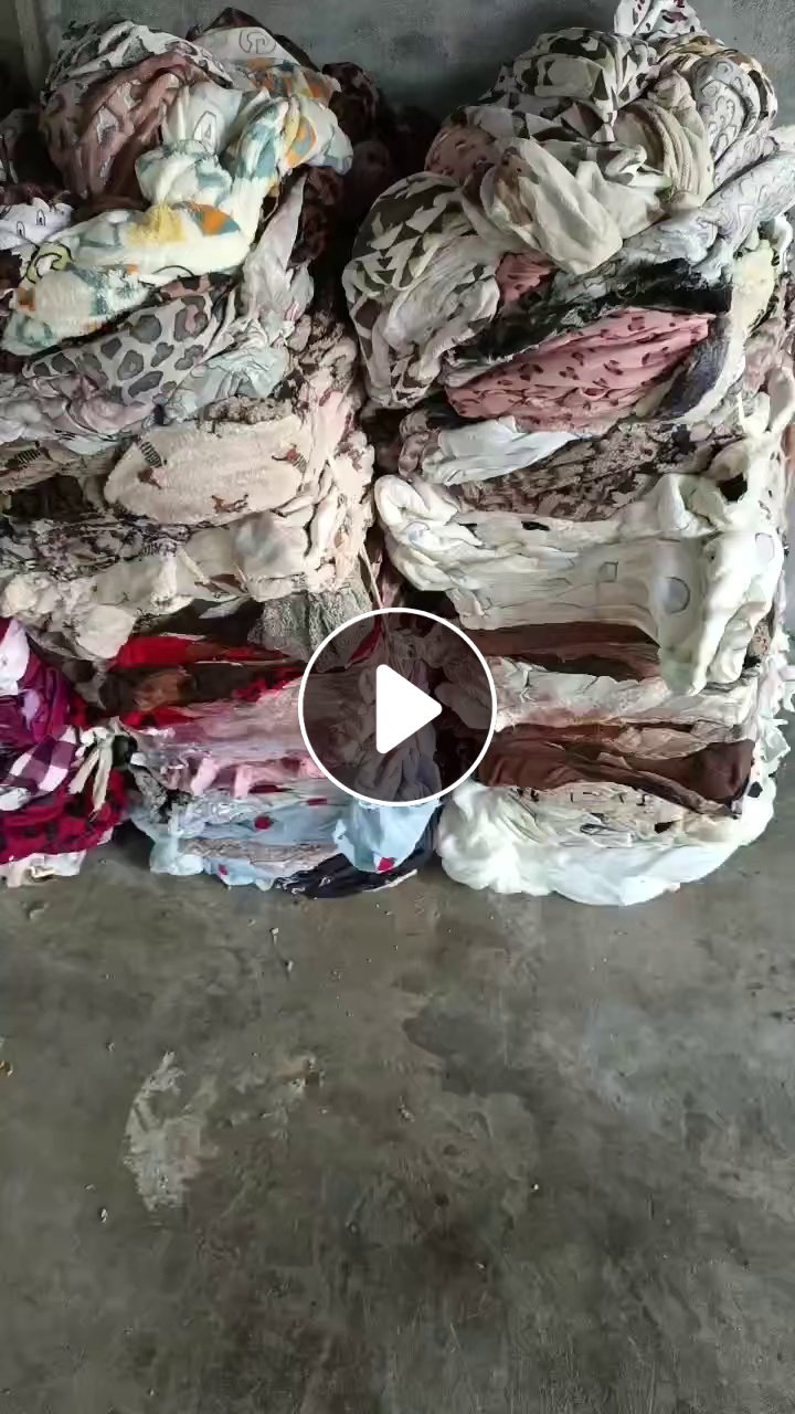 长期出售上了浆的涤纶废布，涤纶毛毯废布，毛毯料，现货够6.8米一车