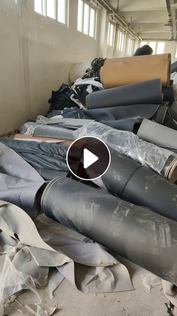 长期出售牛皮革边角料，做汽车革下来的，有边角料，也有小卷的，现货100多吨，货在安徽铜陵