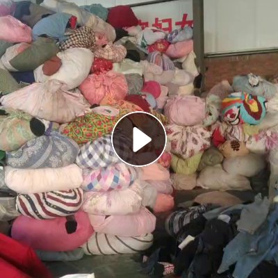 长期出售旧衣服黑料，燃烧料，现货有20吨左右