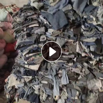 长期出售旧牛仔裤，现货有10吨左右，剪了拉链的有5吨左右，在山东枣庄