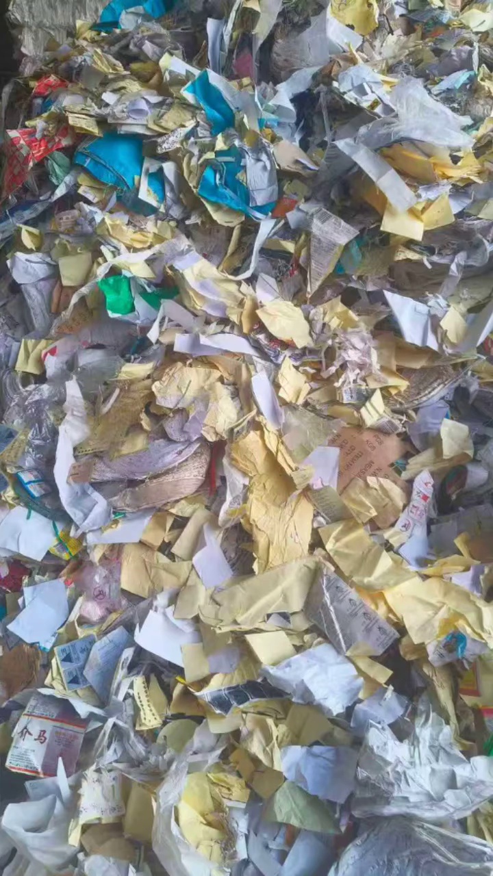 本厂长期大量收购有膜没膜的不干胶纸，带膜多的也需要