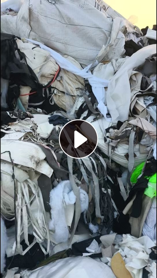  长期出售涤纶废布，涤纶废布差料，复合布，无纺布都放在一起