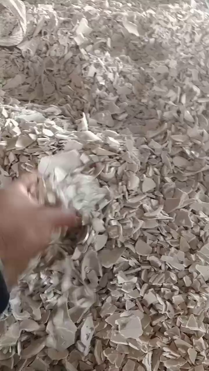 出售PVC白管破碎料，现货一挂