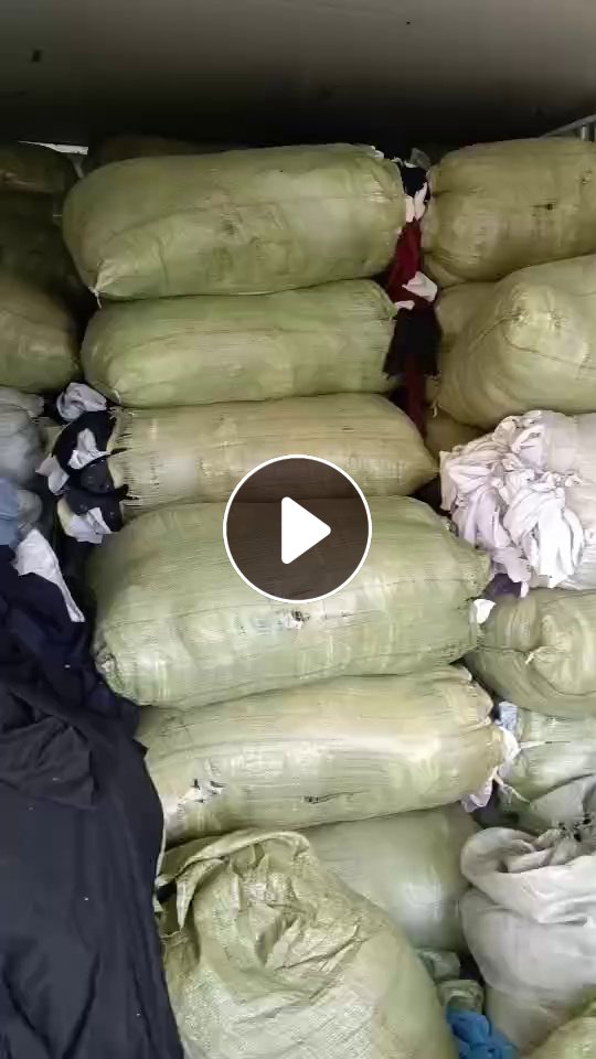 长期出售涤棉擦机布各种擦机布，复合厂下来的，白色杂色加起来有十几吨