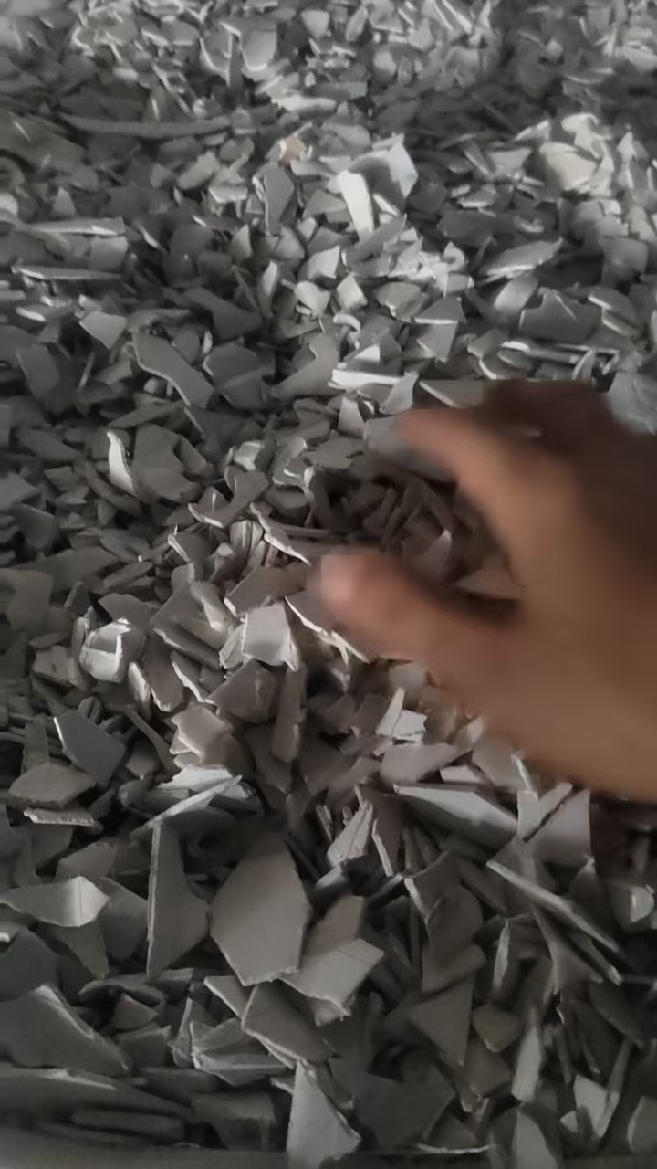 出售白色PP冰箱抽屉破碎料