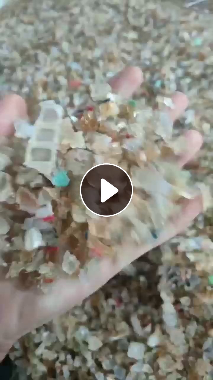 出售风电厂PVC钢丝管破碎料，一级PVC水管破碎料