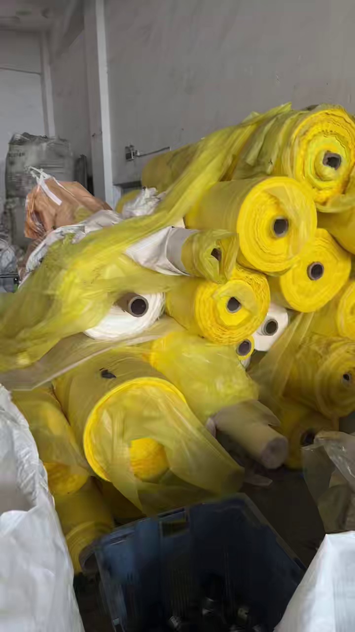 出售pe高压膜，卷筒，压包都有