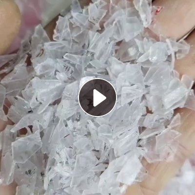 出售PET瓶子破碎料，干破，一种干净的，一种带字的，现货20吨