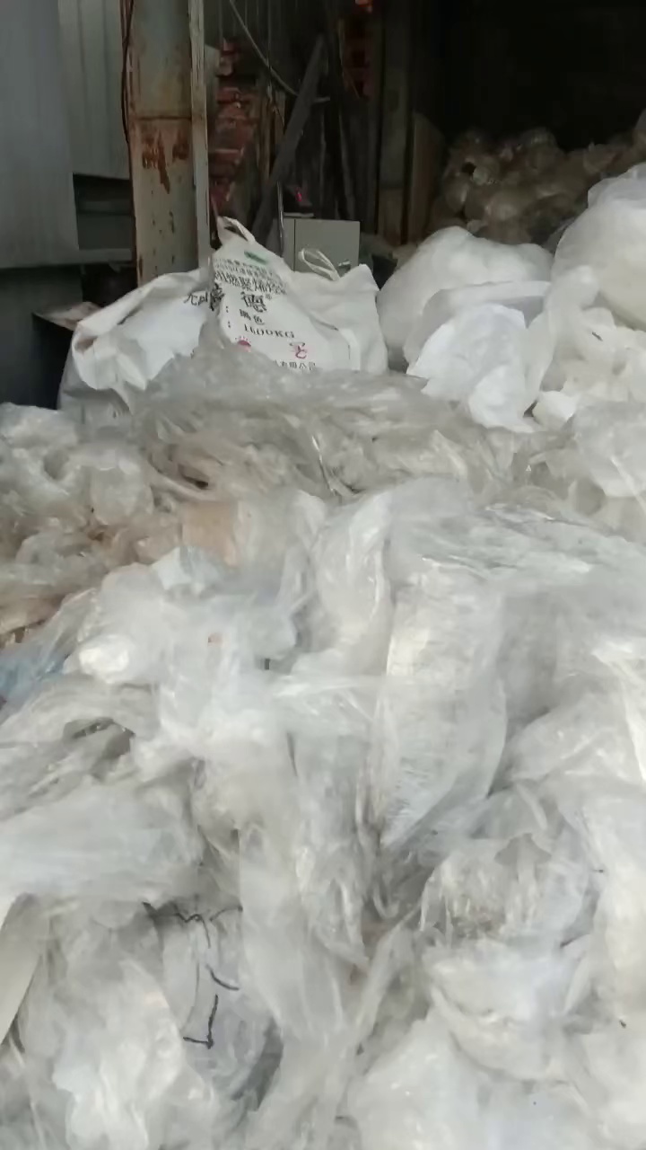 出售废旧缠绕膜，干造 水洗混打，现货够一车6.8米，长期有货