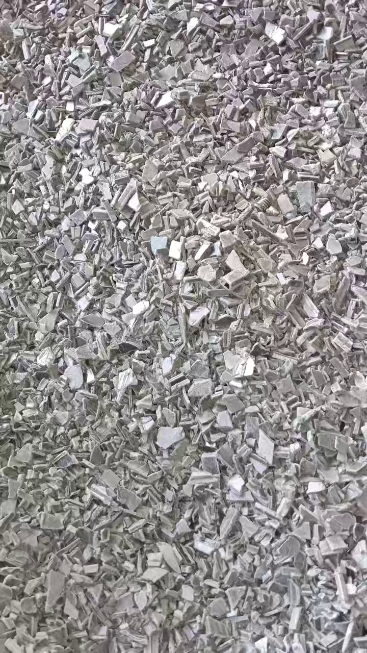 出售尼龙隔热条破碎料和PVC隔热条破碎料，已经分选过了，尼龙每个月500吨，PVC每个月50吨