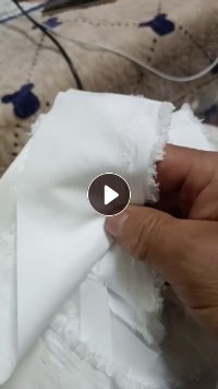 出售印染厂下来的白色梭织涤纶刀口布，涤纶废布，干的，可以开花也可以造粒，现货有50吨，货在河北唐山