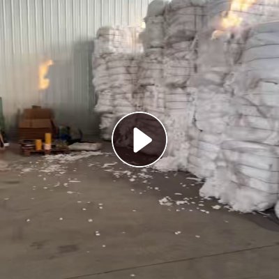 长期出售汽车吸音棉隔音棉边角料，汽车内饰料，可以开花造粒，现货40多吨